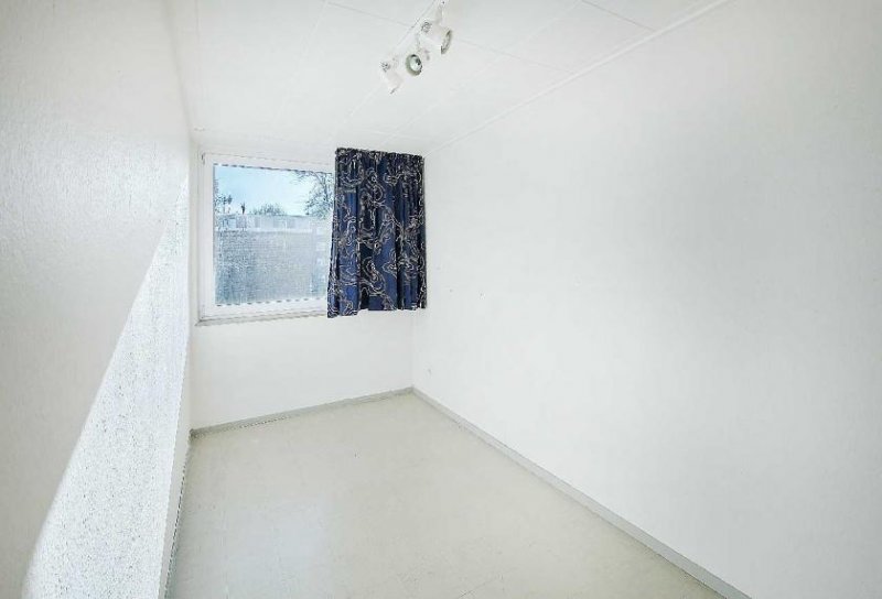Ratingen Helle 5-Zimmer-Wohnung mit zwei Loggien und Tiefgaragen-Stellplatz Wohnung kaufen
