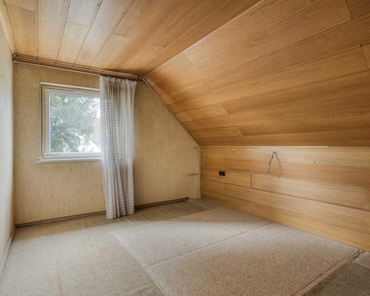 Ratingen Sanierungsbedürftiges Einfamilienhaus in bester Lage von Ratingen-Ost Haus kaufen