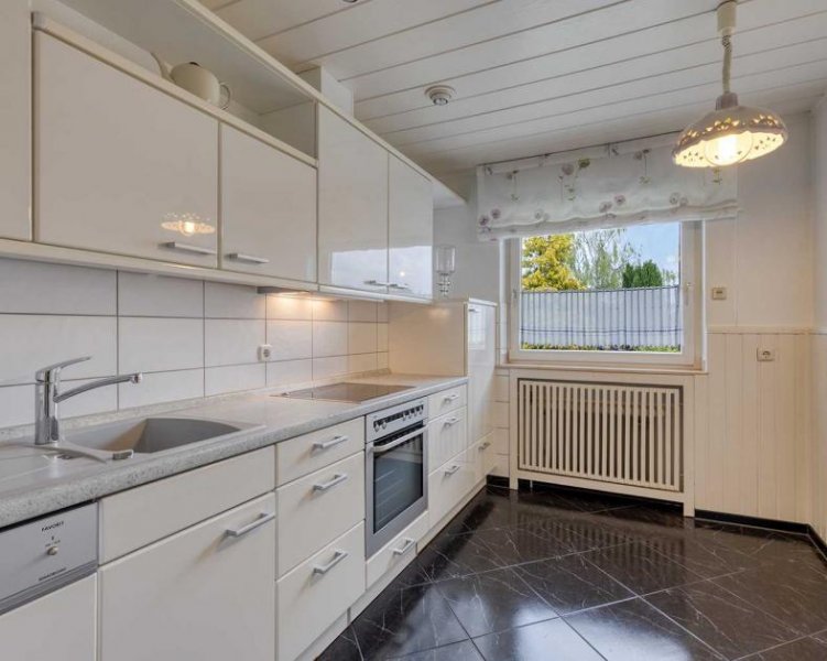 Ratingen Top gepflegtes Reihenhaus mit Bungalowcharakter und Garage in Ratingen-Homberg Haus kaufen