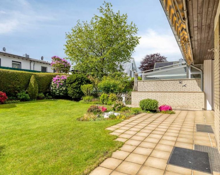 Ratingen Top gepflegtes Reihenhaus mit Bungalowcharakter und Garage in Ratingen-Homberg Haus kaufen