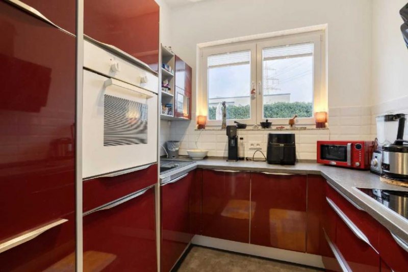 Ratingen Ratingen-Lintorf: Moderne Doppelhaushälfte mit sonnigem Garten, Dachterrasse und Garage Haus kaufen