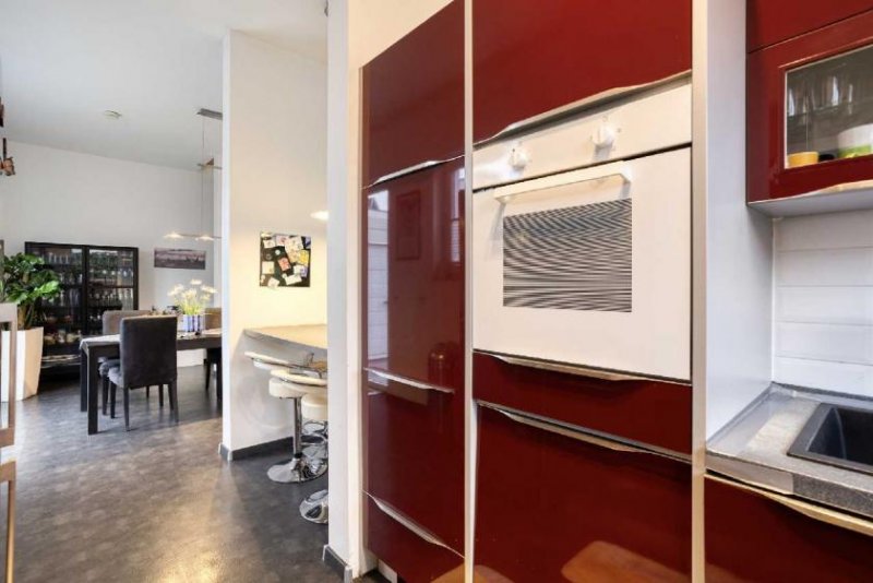 Ratingen Ratingen-Lintorf: Moderne Doppelhaushälfte mit sonnigem Garten, Dachterrasse und Garage Haus kaufen