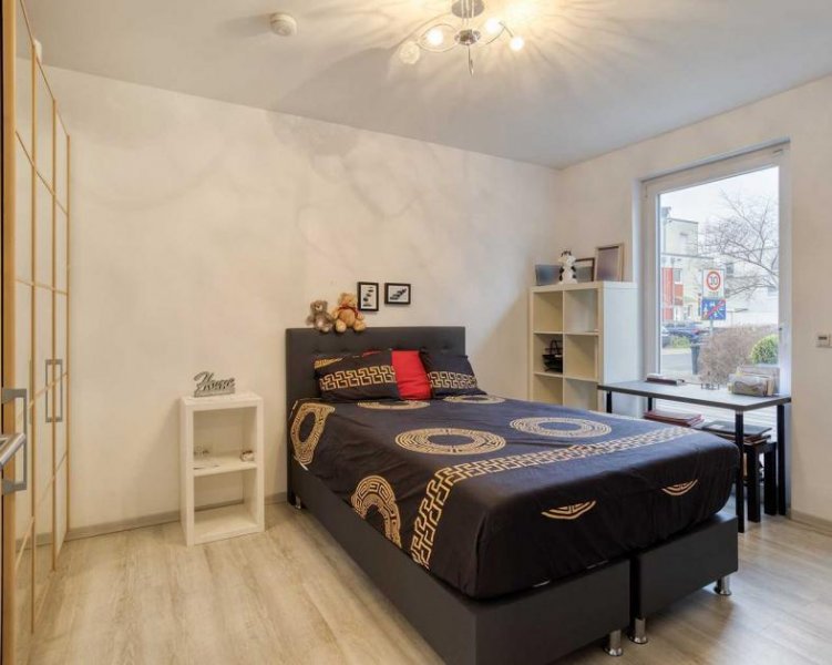 Ratingen Ratingen-Lintorf: Moderne Doppelhaushälfte mit sonnigem Garten, Dachterrasse und Garage Haus kaufen