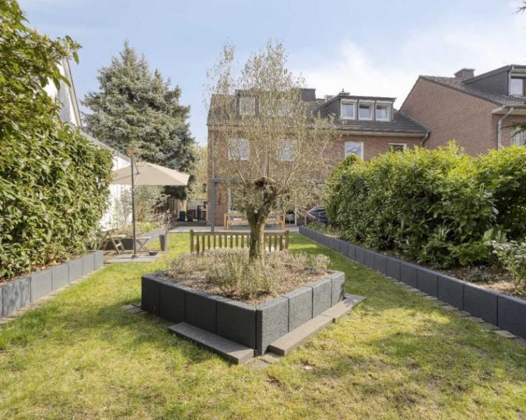 Ratingen Sofort bezugsbereit  modernes Einfamilienhaus mit drei Garagen in Ratingen-Lintorf Haus kaufen