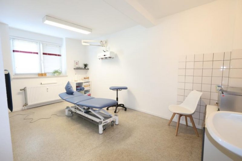 Mönchengladbach Solide Kapitalanlage mit guter Rendite - Baujahr 1989! Gewerbe kaufen