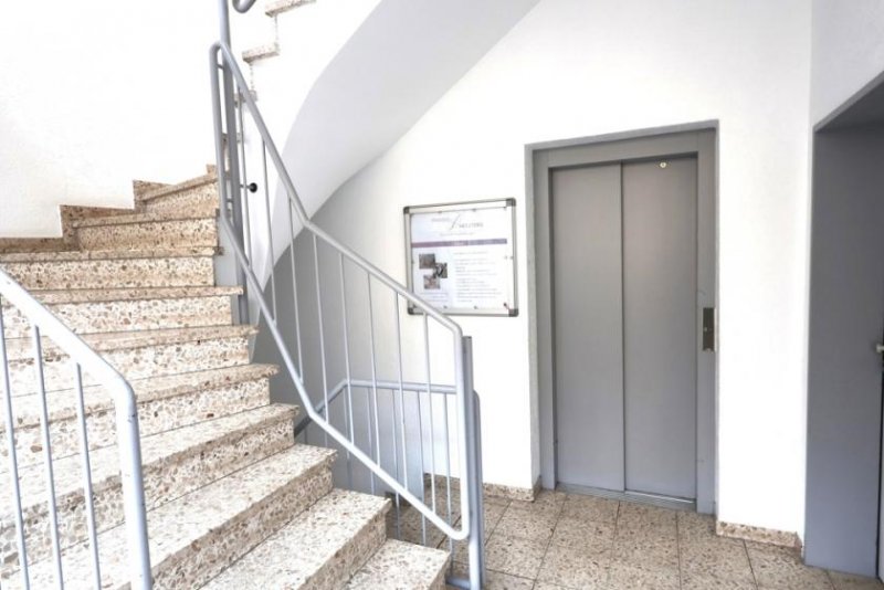 Mönchengladbach Solide Kapitalanlage mit guter Rendite - Baujahr 1989! Gewerbe kaufen