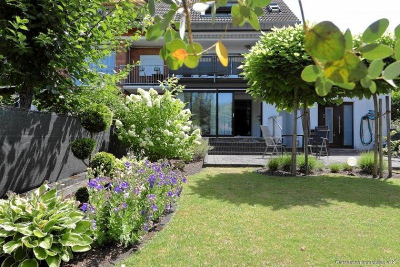 Mönchengladbach GEPFLEGTES REIHENECKHAUS … DURCHMODERNISIERT BIS UNTERS DACH … RAUM FÜR ZWEI GENERATIONEN Haus kaufen