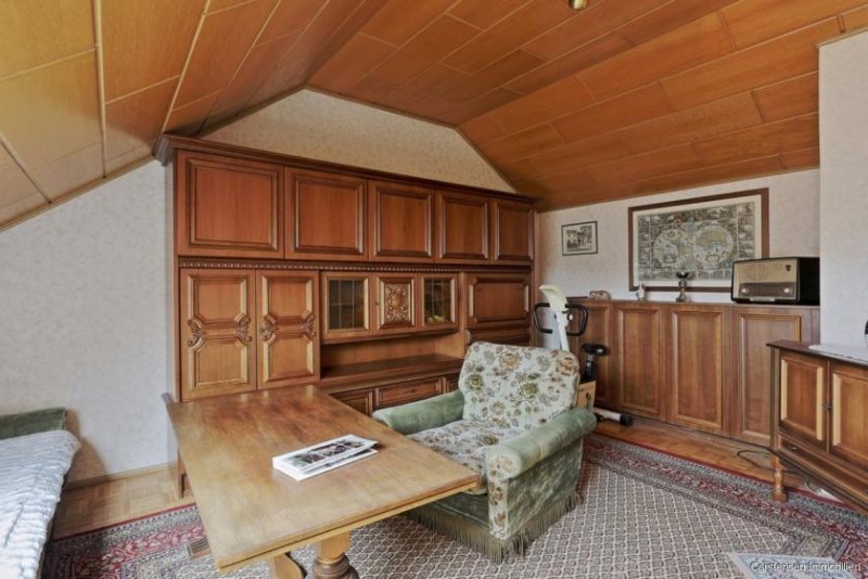 Mönchengladbach VON GRUND AUF SOLIDE ... SPLITLEVEL-HAUS MIT KAMIN U. GARAGE ... MEHR PLATZ FÜR IHRE IDEEN Haus kaufen