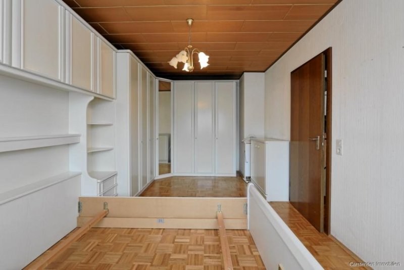 Mönchengladbach VON GRUND AUF SOLIDE ... SPLITLEVEL-HAUS MIT KAMIN U. GARAGE ... MEHR PLATZ FÜR IHRE IDEEN Haus kaufen