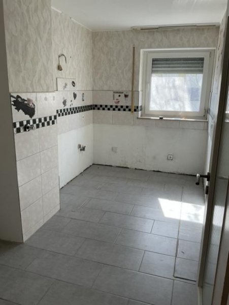Mönchengladbach Wunderschöne 4-Zimmer-Wohnung mit Balkon, Aufzug und Tiefgaragenstellplatz! Wohnung kaufen