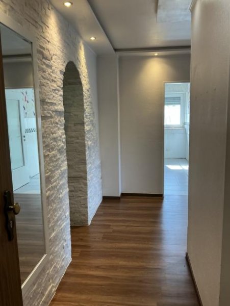 Mönchengladbach Wunderschöne 4-Zimmer-Wohnung mit Balkon, Aufzug und Tiefgaragenstellplatz! Wohnung kaufen