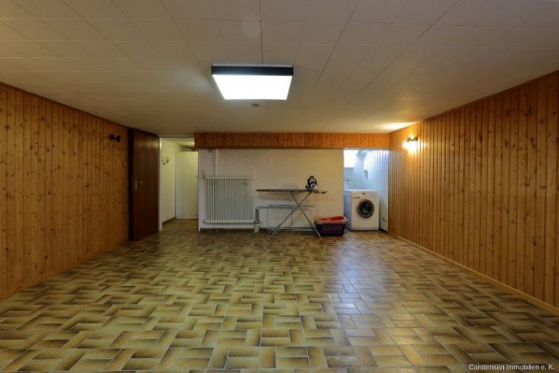Mönchengladbach REIHENMITTELHAUS MIT CHARAKTER … DREI EBENEN VOLLER MÖGLICHKEITEN … SOFORT BEZUGSFERTIG Haus kaufen