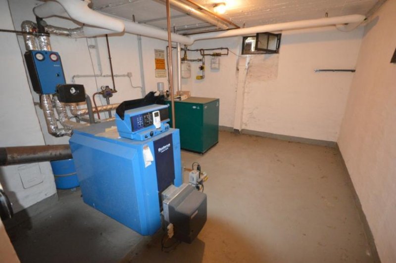 Mönchengladbach Solides und gepflegtes 12 Familienhaus inkl. 12 Garagen in MG-Odenkirchen! Gewerbe kaufen