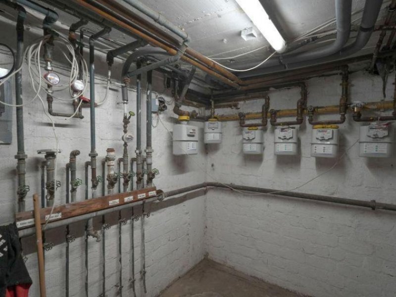 Mönchengladbach Renditestarkes Investment in 1A-Lage: 14 Wohnungen, 4 Gewerbeeinheiten, Stellplätze & Garagen Gewerbe kaufen
