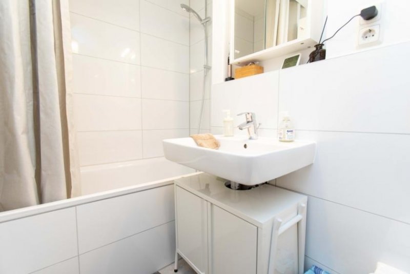 Neuss Attraktive Kapitalanlage mit TG-Stellplatz -
Seit 2017 vermietet - zuverlässige Mieter bleiben! Wohnung kaufen