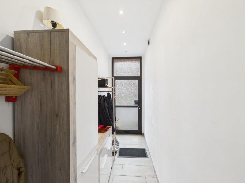 Viersen Modernes Reiheneinfamilienhaus in zentraler Lage von Viersen – ideal für die Großfamilie Haus kaufen