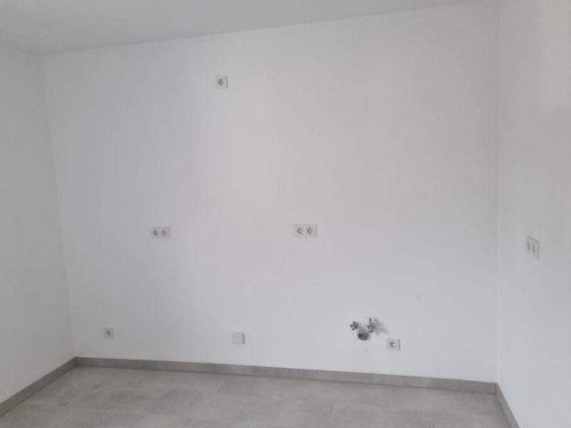 Erkelenz Kernsaniertes 6-Familienhaus mit Wärmepumpe, Garagen und Energieklasse A Haus kaufen