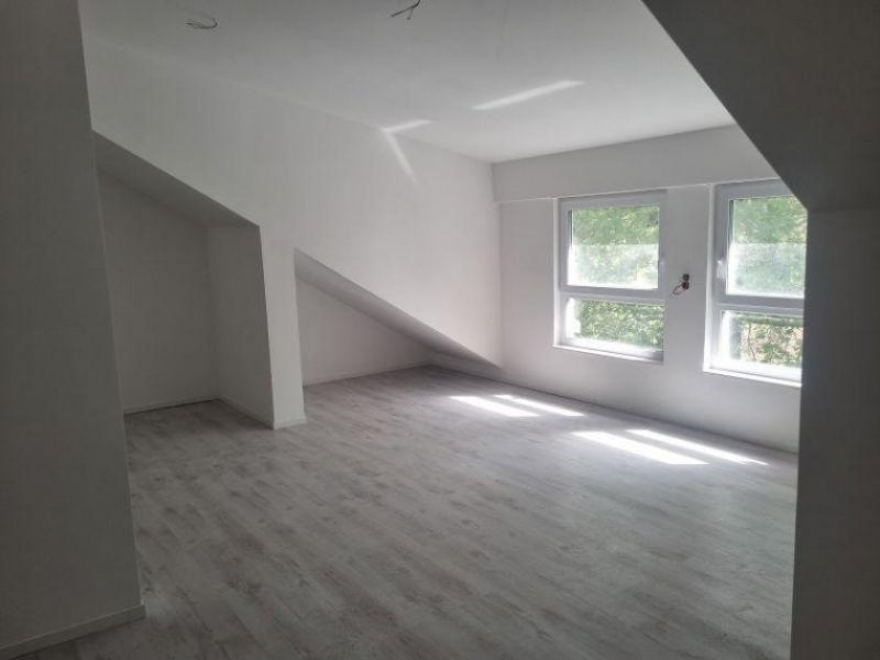 Erkelenz Kernsaniertes 6-Familienhaus mit Wärmepumpe, Garagen und Energieklasse A Haus kaufen