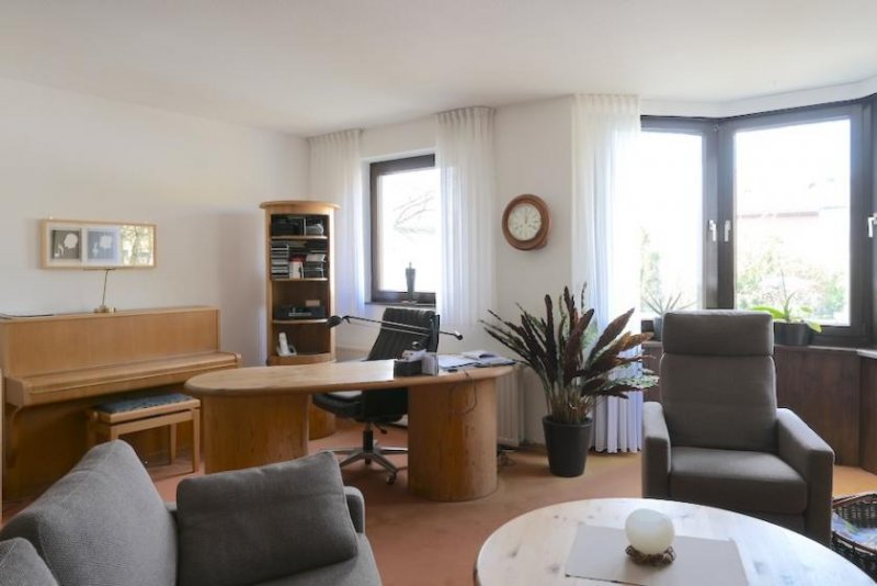 Wülfrath Einfamilienhaus mit 4 großzügigen Zimmern und Garage – in zentraler, ruhiger Lage Haus kaufen