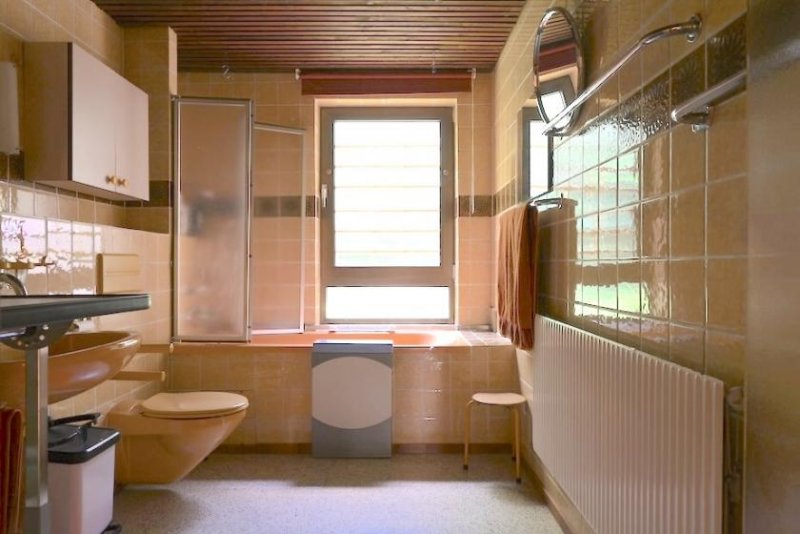 Wülfrath Großzügiger Bungalow nahe Stadtpark und FASW + Option auf angrenzendes Baugrundstück (Angebot 1059 separat) Haus kaufen