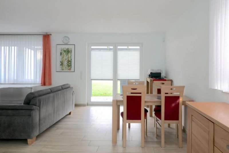 Wülfrath Hundertwassersiedlung am Flehenberg - Junge Doppelhaushälfte mit Fußbodenheizung, Wärmepumpe und PV-Anlage Haus kaufen