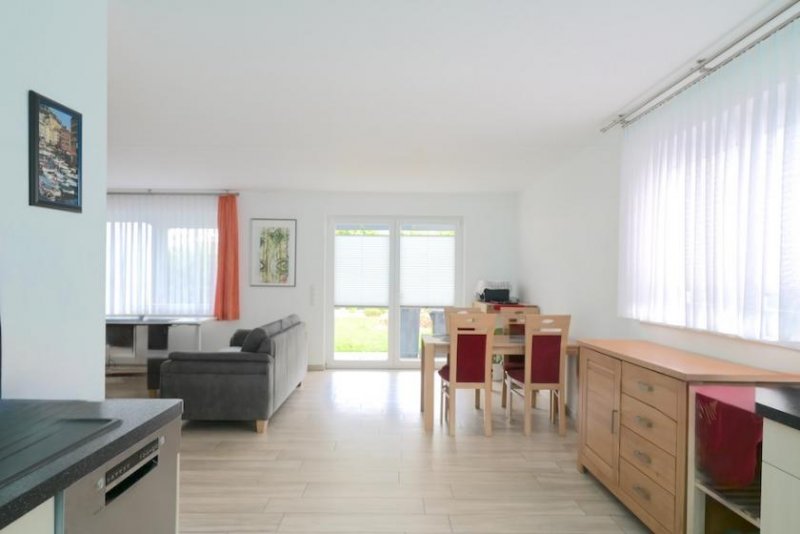 Wülfrath Hundertwassersiedlung am Flehenberg - Junge Doppelhaushälfte mit Fußbodenheizung, Wärmepumpe und PV-Anlage Haus kaufen