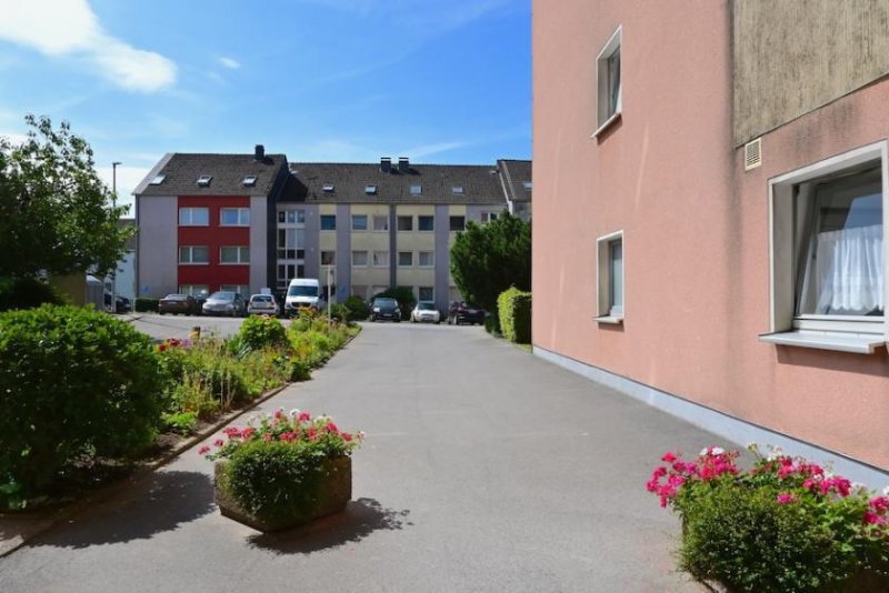 Wülfrath Ideal für jedes Alter: 3 helle Zimmer, neues Bad, Aufzug und Balkon Wohnung kaufen