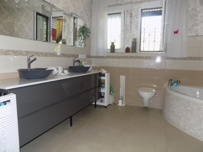 Wülfrath *IM BIETERVERFAHREN*
#BESTENS SANIERTES ZWEIFAMILIENHAUS MIT ELW# Haus kaufen