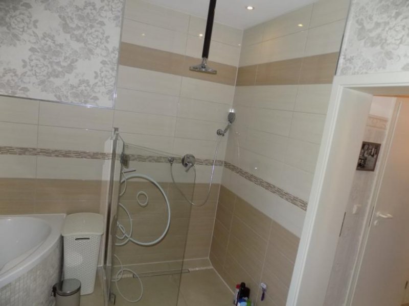 Wülfrath *IM BIETERVERFAHREN*
#BESTENS SANIERTES ZWEIFAMILIENHAUS MIT ELW# Haus kaufen