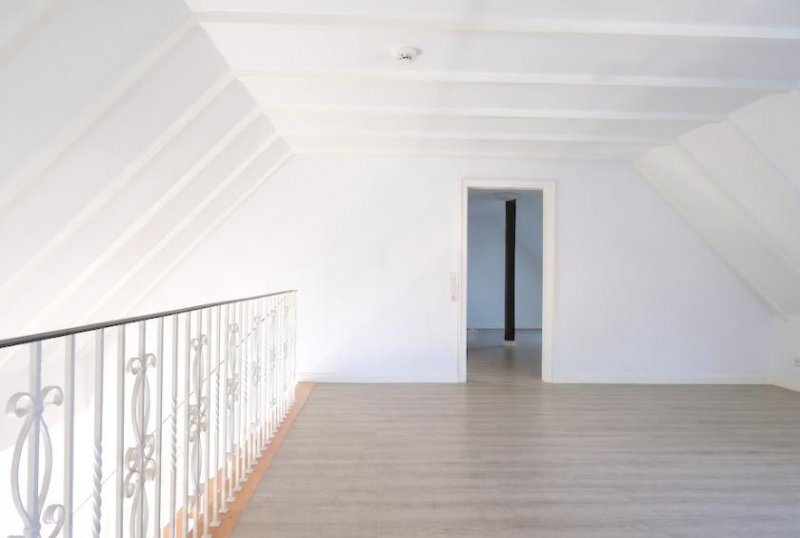 Wülfrath Maisonette-Wohntraum mit Dachterrasse und offener Galerie - mitten im Zentrum Wohnung kaufen