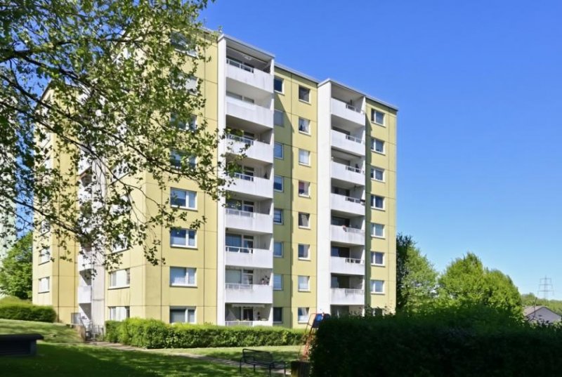 Wülfrath Schön geschnittene 4 Zimmer Wohnung mit Balkon, Gäste WC, Aufzug und Tiefgaragenstellplatz Wohnung kaufen