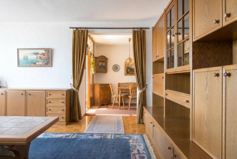 Wülfrath Schön geschnittene 4 Zimmer Wohnung mit Balkon, Gäste WC, Aufzug und Tiefgaragenstellplatz Wohnung kaufen