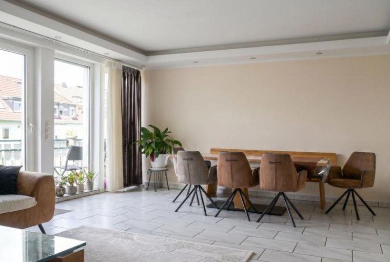 Wülfrath Wohntraum im Zentrum: Großzügige 3-5 Zimmer mit Balkon und Garage Wohnung kaufen