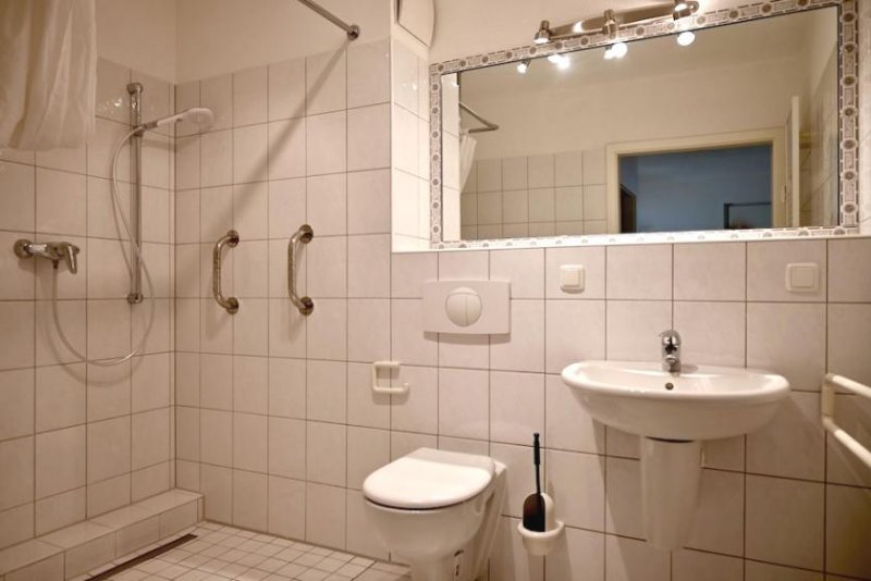 Velbert Barrierefreie 2 Zimmer: großer Balkon, Einbauküche, Tiefgarage - vermietet Wohnung kaufen