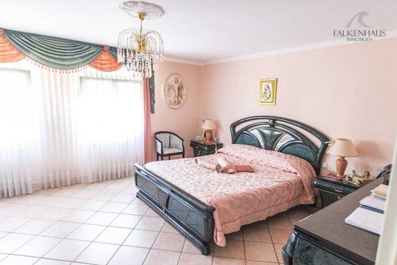 Remscheid Ideal für Familien - Doppelhaushälfte mit weitläufigem Garten und großflächiger Sonnenterrasse Haus kaufen