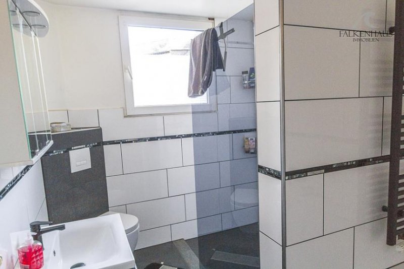 Remscheid Wovon Großfamilien träumen 
Einfamilienhaus mit Garten, 2 Terrassen und mitten im Zentrum Haus kaufen