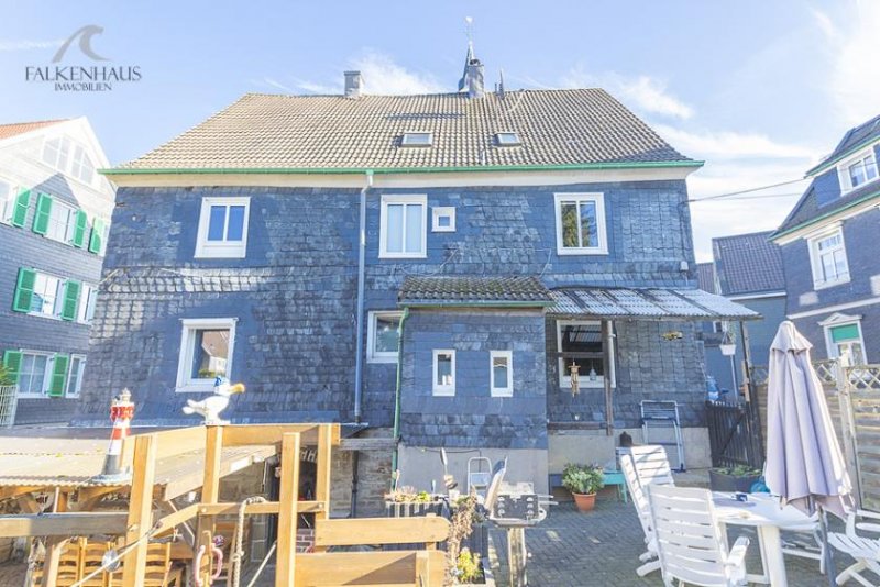 Remscheid Wovon Großfamilien träumen 
Einfamilienhaus mit Garten, 2 Terrassen und mitten im Zentrum Haus kaufen