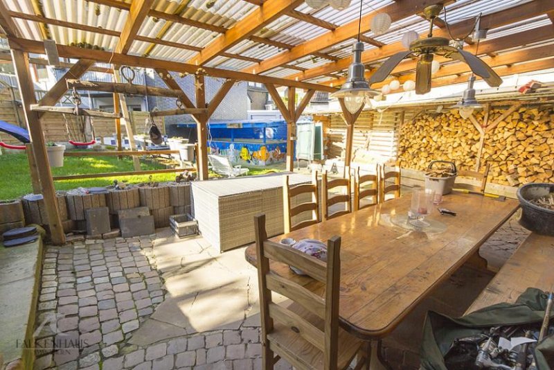 Remscheid Wovon Großfamilien träumen 
Einfamilienhaus mit Garten, 2 Terrassen und mitten im Zentrum Haus kaufen