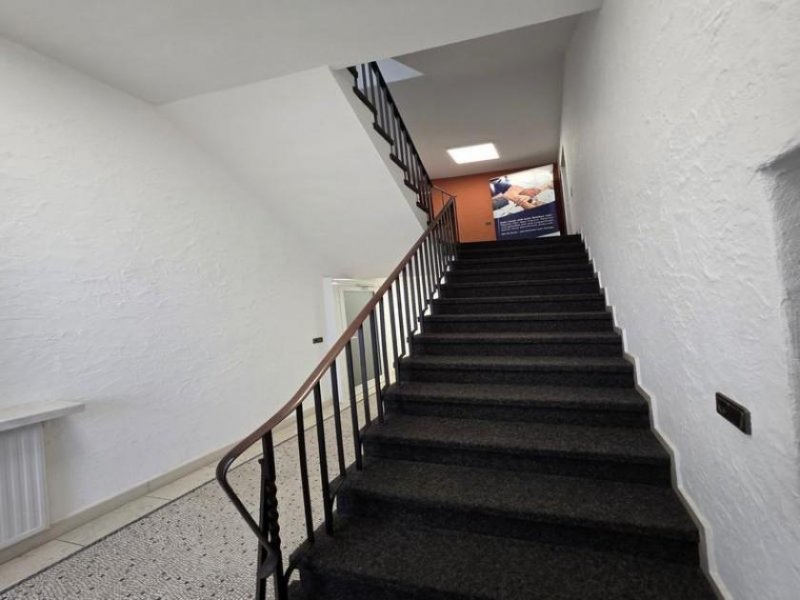 Essen Bürohaus mit mehreren Mieteinheiten – Kapitalanlage in guter Lage Gewerbe kaufen