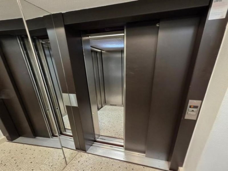 Essen Bürohaus mit mehreren Mieteinheiten – Kapitalanlage in guter Lage Gewerbe kaufen