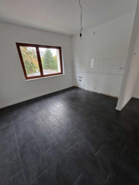 Mülheim an der Ruhr Kapitalanlage in Mülheim -Zwei sanierte Mehrfamilienhäuser mit 7 Wohneinheiten/
2 Garagen 2 Carports Haus kaufen