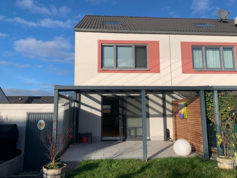 Gelsenkirchen GELSENKIRCHEN, Top Reihenendhaus + Garage; Bj. 2017 mit ca. 110 m² Wfl. 4-5 Zi., Terrasse und Garten Haus kaufen