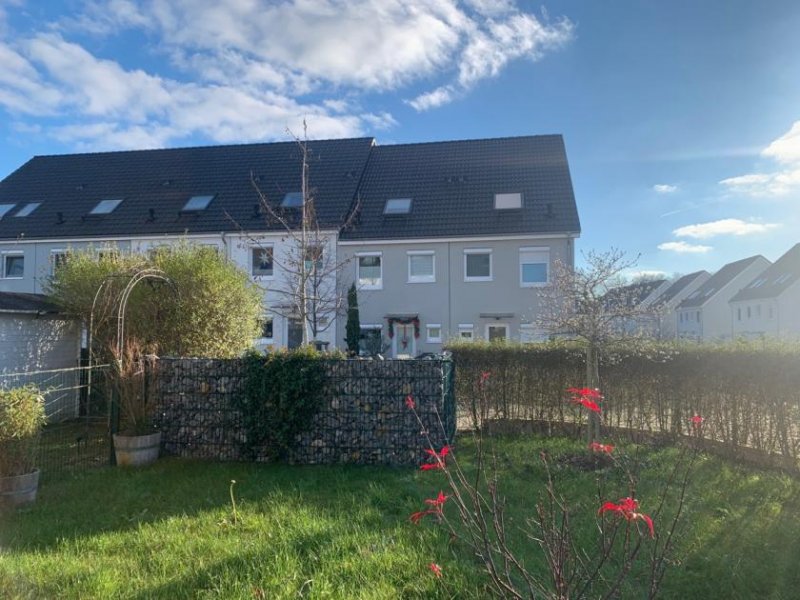 Gelsenkirchen GELSENKIRCHEN, Top Reihenendhaus + Garage; Bj. 2017 mit ca. 110 m² Wfl. 4-5 Zi., Terrasse und Garten Haus kaufen