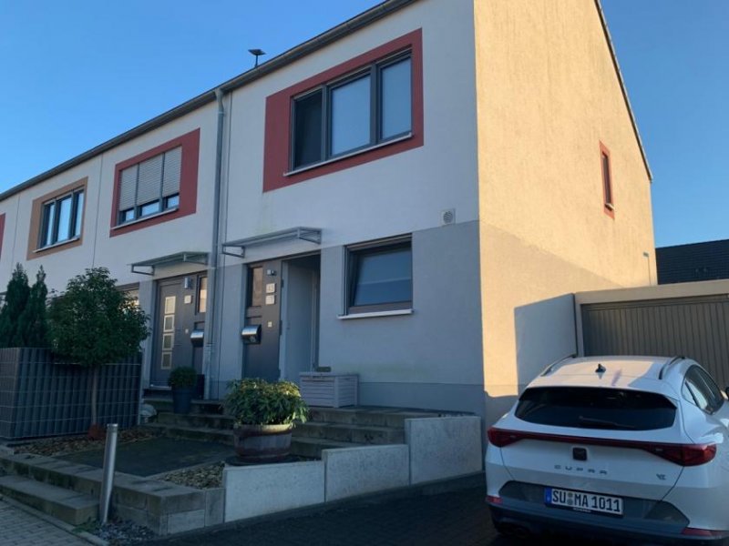 Gelsenkirchen GELSENKIRCHEN, Top Reihenendhaus + Garage; Bj. 2017 mit ca. 110 m² Wfl. 4-5 Zi., Terrasse und Garten Haus kaufen