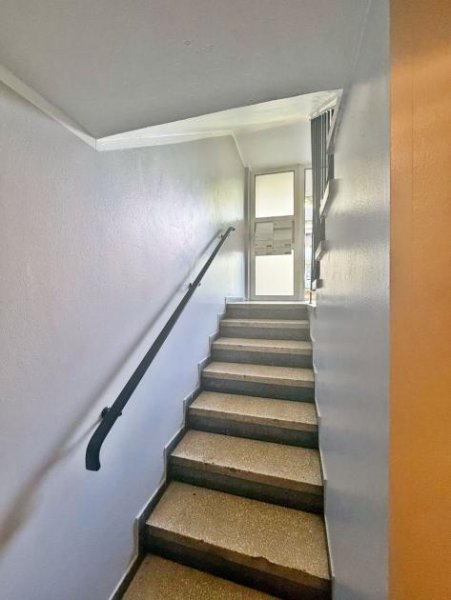 Gelsenkirchen Gelsenkirchen-Scholven: Aufgeteiltes Mehrfamilienhaus mit 5 Wohnungen Gewerbe kaufen