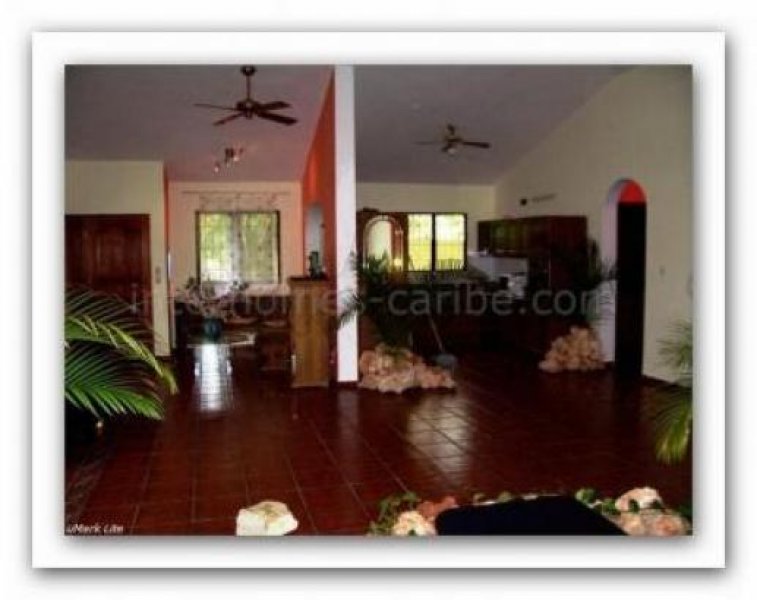 Sosúa/Dominikanische Republik Sosúa: Schöne, zentral gelegene Villa mit Gästehaus und geräumiger Terrasse mit Blick zum Pool. Haus kaufen
