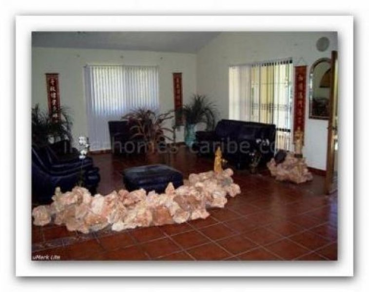 Sosúa/Dominikanische Republik Sosúa: Schöne, zentral gelegene Villa mit Gästehaus und geräumiger Terrasse mit Blick zum Pool. Haus kaufen