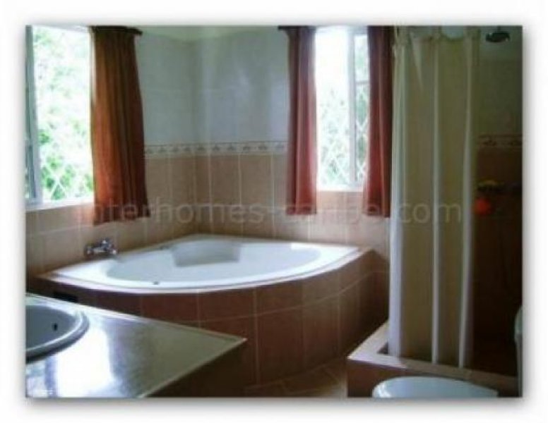 Sosúa/Dominikanische Republik Sosúa: Villa mit 170 qm (1 830 sqft) Wohnfläche auf 778 qm (8 372 sqft) Grundstück, drei Schlafzimmer, zwei ein halb Bäder