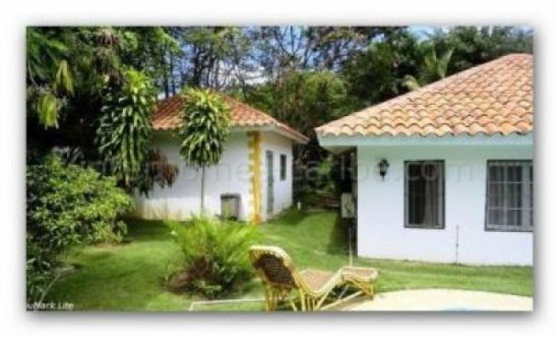 Sosúa/Dominikanische Republik Sosua: Familiäre attraktive Wohnanlage mit Haupthaus und vier Gäste-Wohnungen mit Pool in renommierter Wohngegend nahe dem