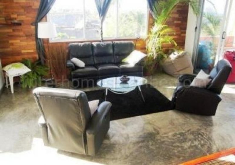 Sosúa/Dominikanische Republik Sosua: Villa mit 408 qm (4 392 sqft) Wohnfläche auf 470 qm (5 059 sqft) Grundstück, voll möbliert, drei Schlafzimmer und ein 